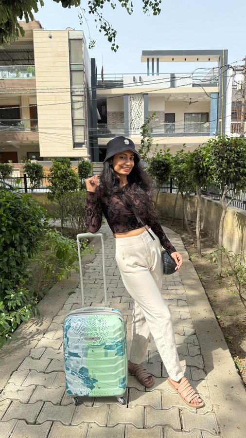 Instagram post by @nikitalamba29 for Skybags. Caption reads: [...] for link 🔗 
Packing struggles?
This Skybags....