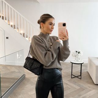 NADIA ANYA