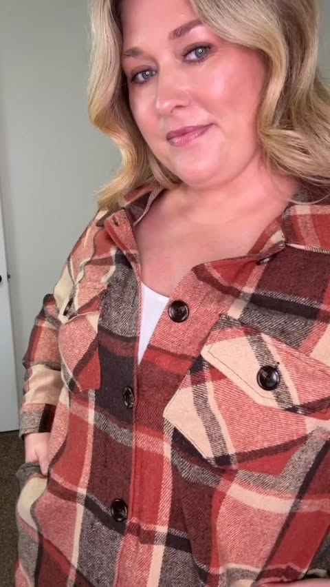 Instagram post by @taren_denise for BloomChic. Caption reads: [...] I’m loving these plaid jackets from....