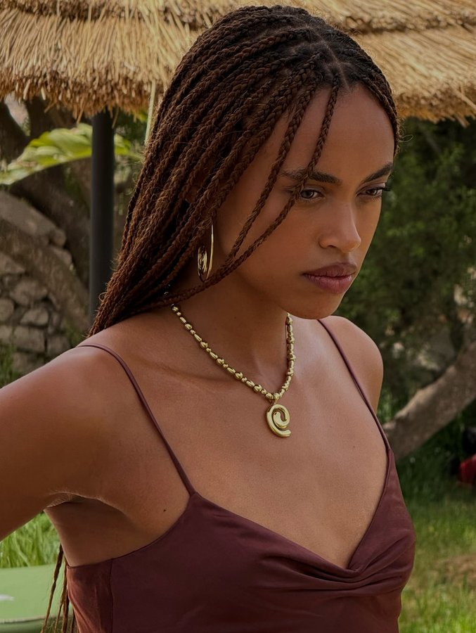 Instagram post by @hannalhoumeau for PURELEI. Caption reads: [...] right time, time isn’t waiting for u....