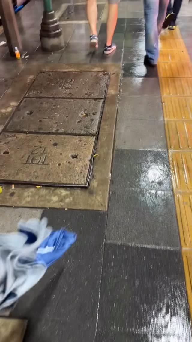 Instagram post by @beanshooter69 for Supreme. Caption reads: For my dyslexic people @supremenewyork #supreme....