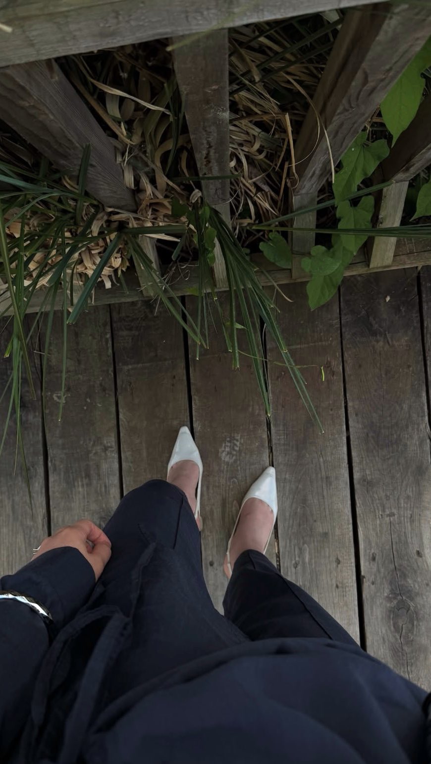 Instagram post by @mervebal1 for Modanisa. Caption reads: a summer day ☀️🥤🚤

pants @modanisa #reklam
ürün....