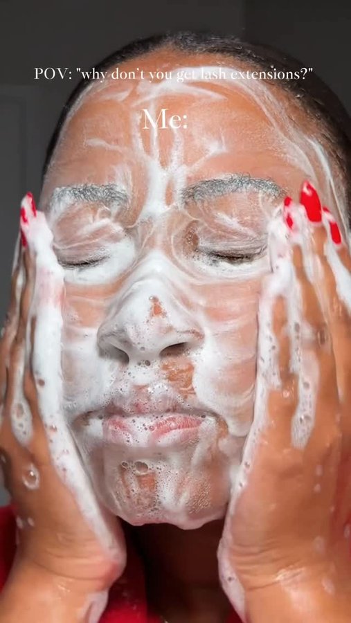 Instagram post by @tenisha.ward for LaRochePosayUS. Caption reads: My face washing game is too aggressive....