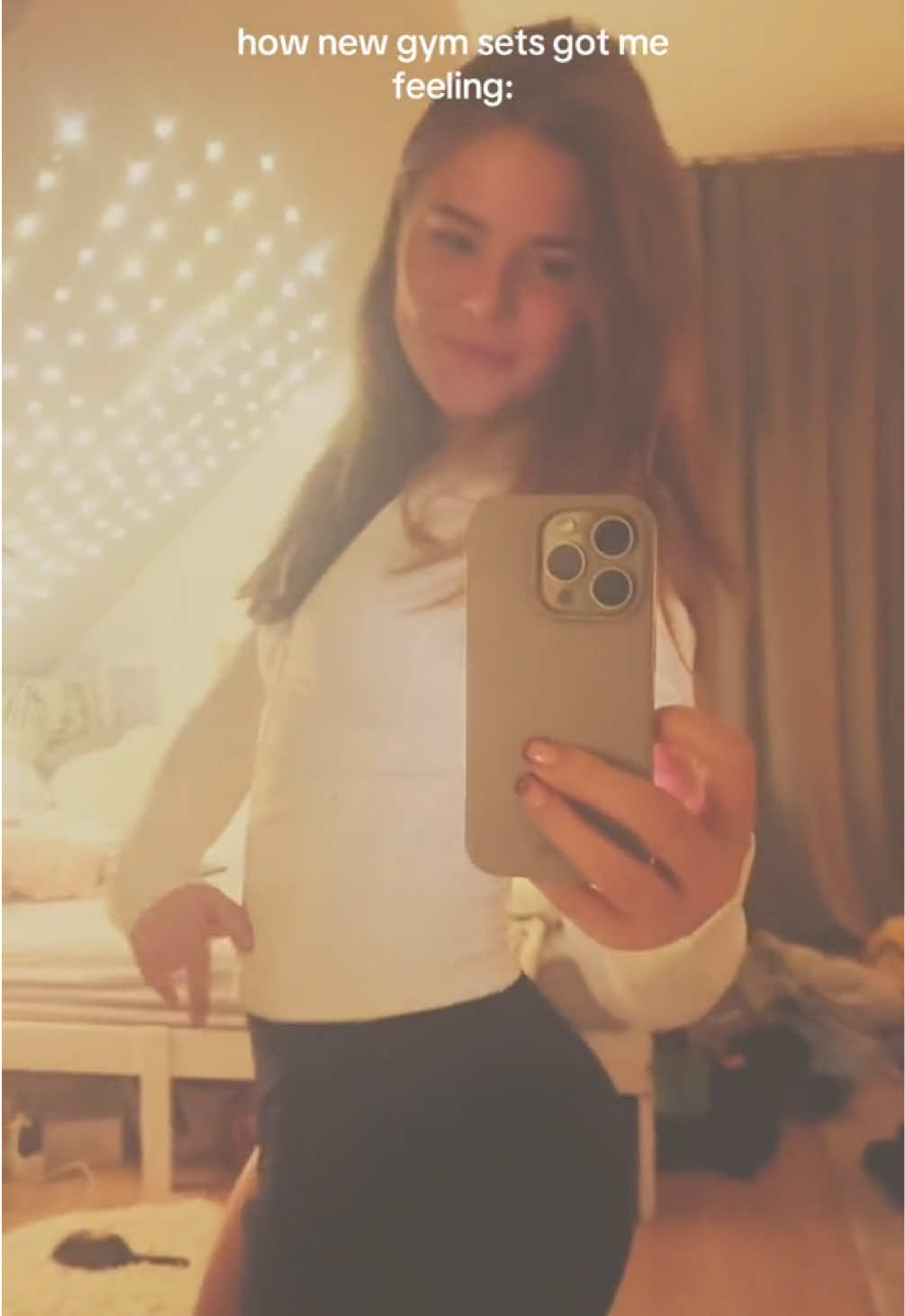 TikTok post by @liagrbe for Smilodox. Caption reads: @smilodox hat Warehouse Sale in Hamburg!!!!....