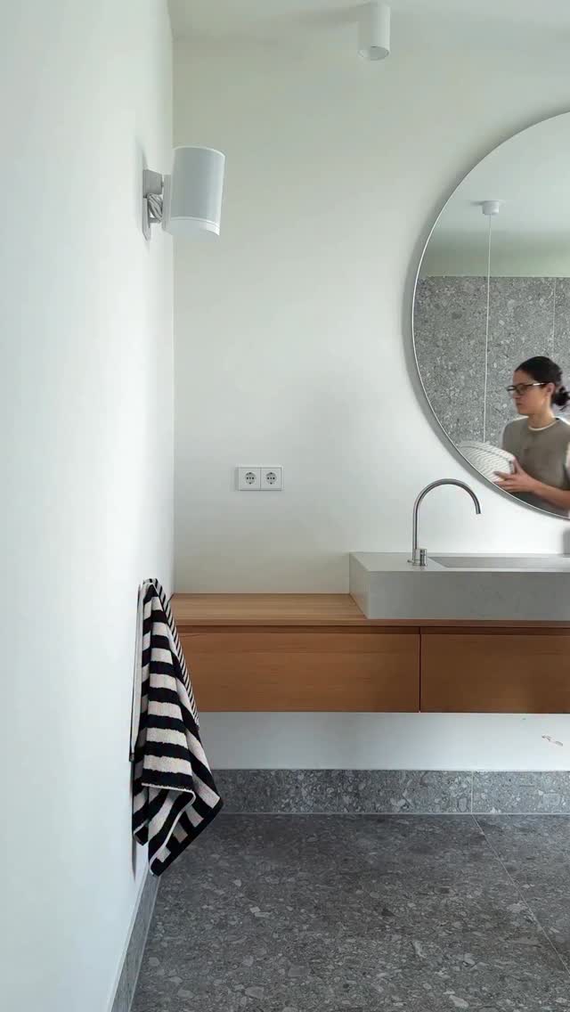 Instagram post by @housenumbereight_ for Lefties. Caption reads: Anzeige | Making the bathroom cozy with @lefties....