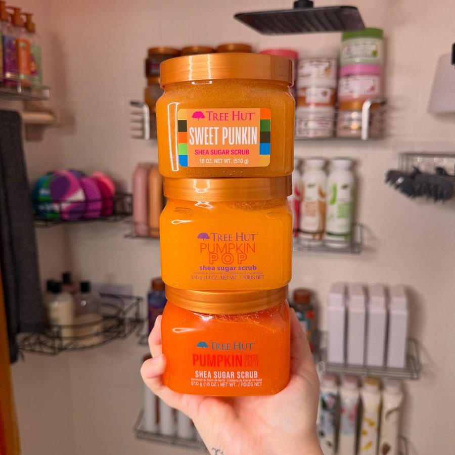Instagram post by @selfcarebeautyyy_ for Treehut. Caption reads: Pumpkin season! 🎃🧡 @treehut #treehut #bodycare....