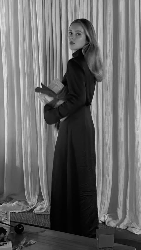 Instagram post by @isabellehartmann for Molton Brown. Caption reads: AD | I’m capturing new memories shaped by the....