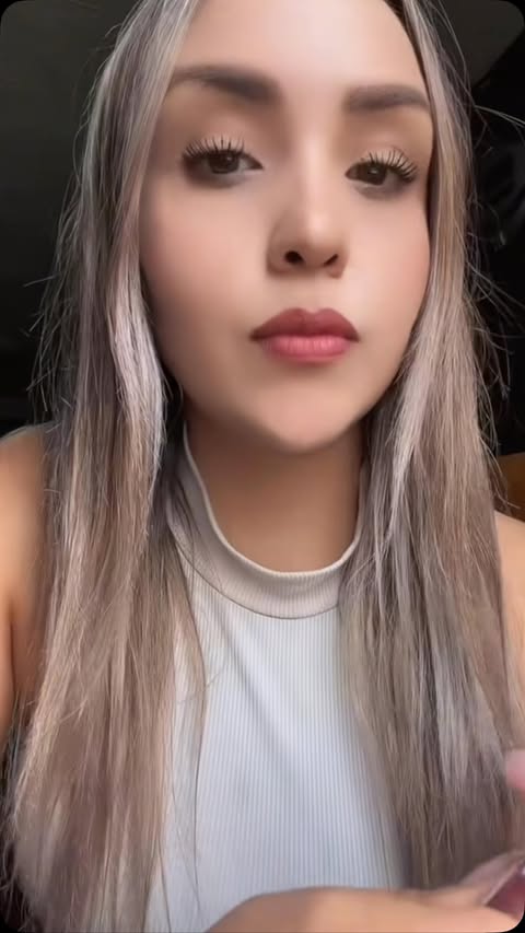Instagram post by @vanefls for For Me México. Caption reads: #LabiosmasDelisFMT #NYXProfessionalMakeup....