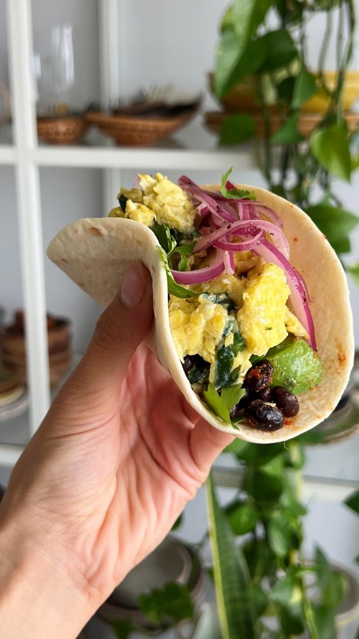 Instagram post by @somethingnutritious for American Heart Association. Caption reads: [...] breakfasts, #sponsored by the American Heart....