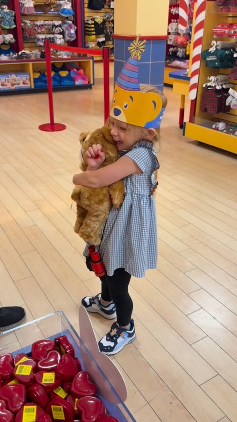 Instagram post by @lovingbeautyandlife for Build-A-Bear. Caption reads: Our favorite holiday tradition? @buildabear magic....