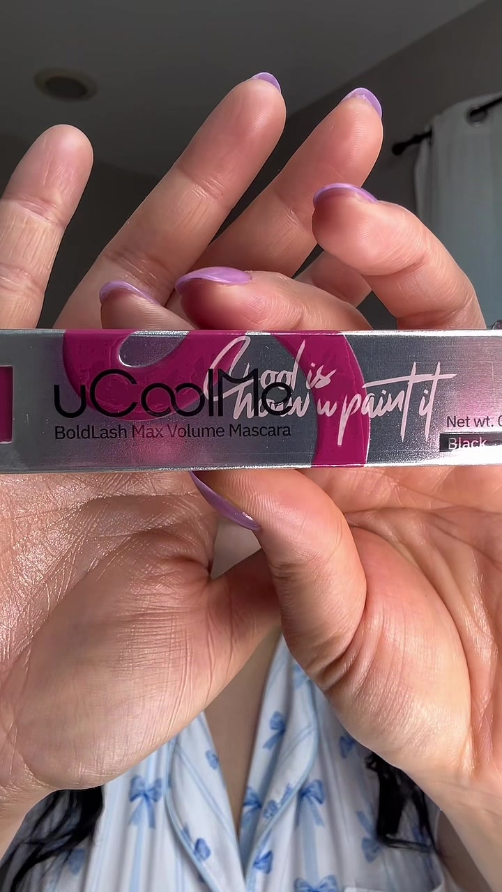 TikTok post by @mrsveevanilla for uCoolMe Lashes. Caption reads: [...] my eyelashes looking like Falsies✨....