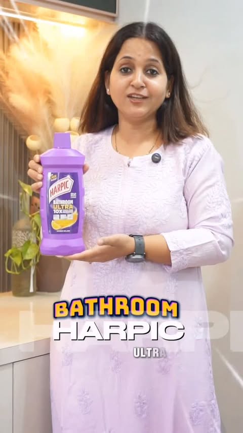 Instagram post by @sassyspiffymommy for Harpic. Caption reads: [...] bacteria. That’s why I trust the new Harpic....