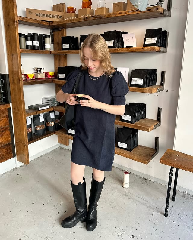 Instagram post by @juliagoryczko for PAUL VALENTINE. Caption reads: Dark blue and @paulvalentine jewellery>> ☕️ Use my....