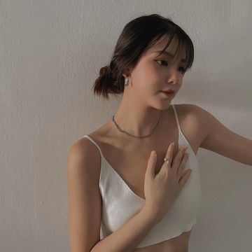 Instagram post by @shleyyy for Marc Mirren. Caption reads: pearl details — yes please 🦪

enjoy a free letter....