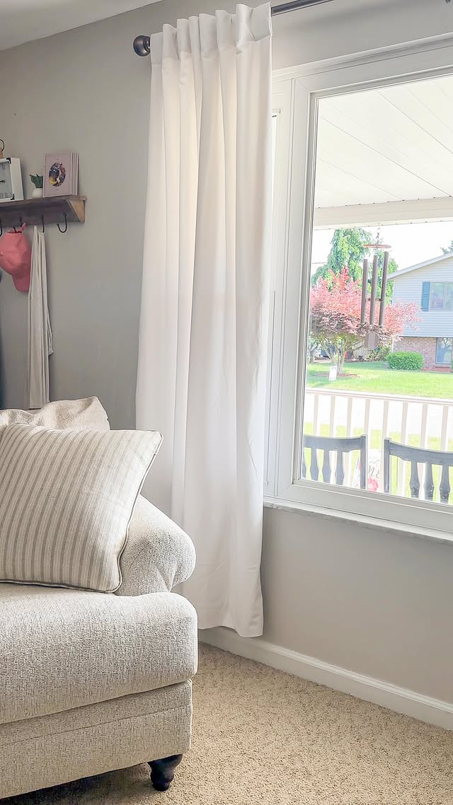 Instagram post by @the.mom.journal for Half Price Drapes. Caption reads: [...] ✨ Order your own set over at....