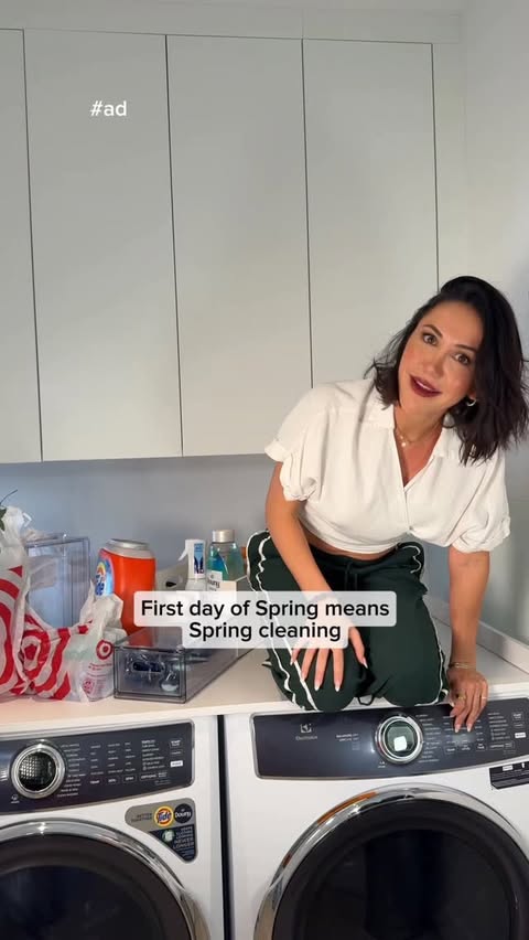 Instagram post by @katstickler for Gillette Venus. Caption reads: [...] #myeverythingand @target @gillettevenus....