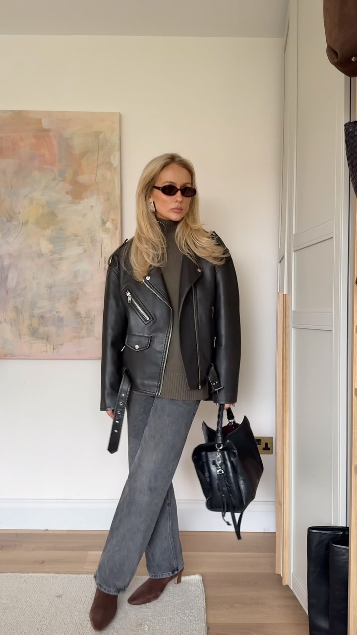 Instagram post by @amyfuchsia for Mulberry. Caption reads: How to find something to wear when you don’t know....