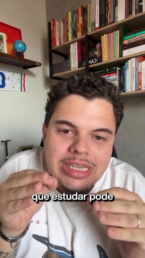 Instagram post by @tinocandotv for UNINASSAU. Caption reads: Oportunidade com a @uninassau #NacaoUninassau....