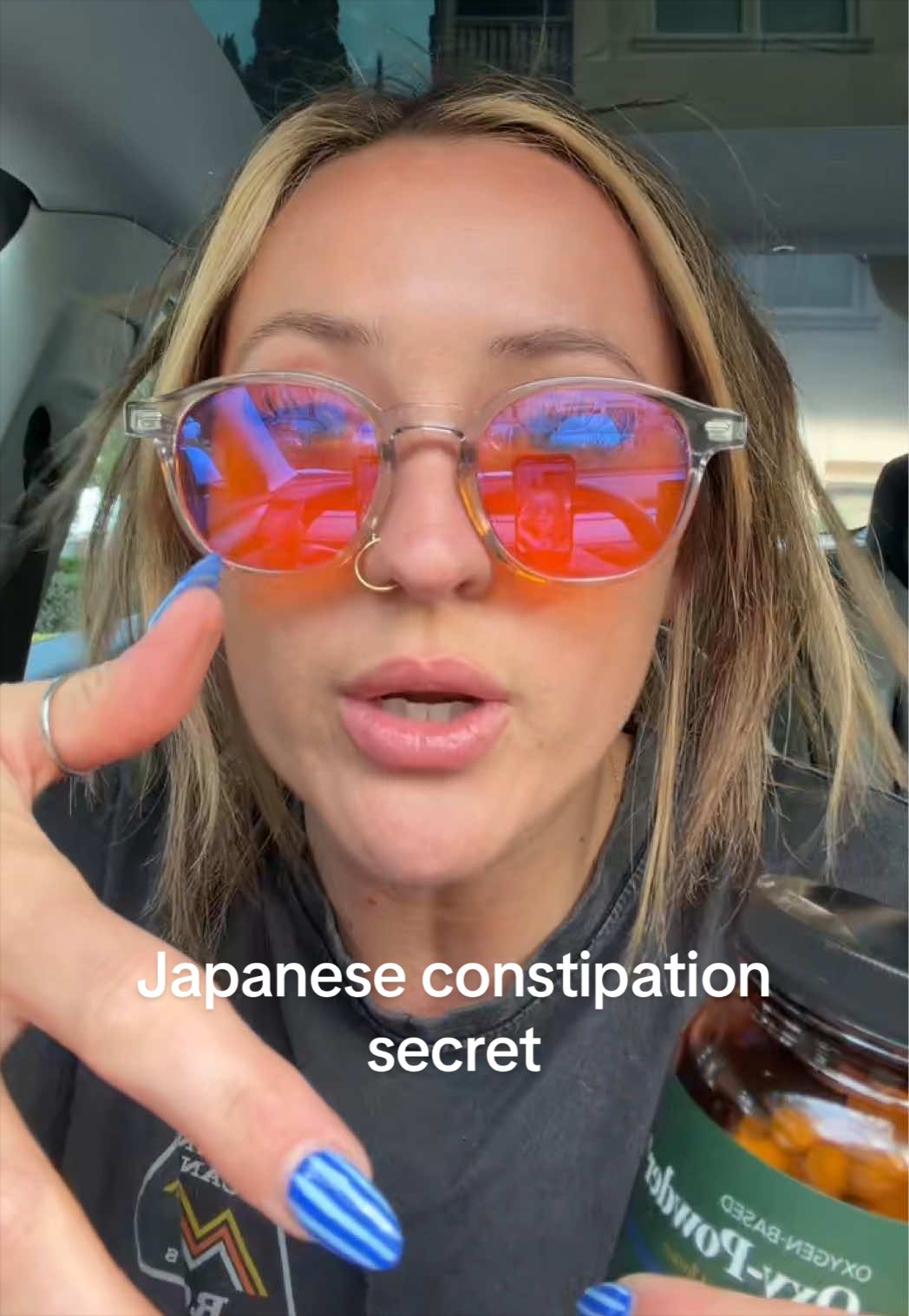 TikTok post by @dannnicakes for Global Healing. Caption reads: [...] #bloating #magnesium #debloating @Global....