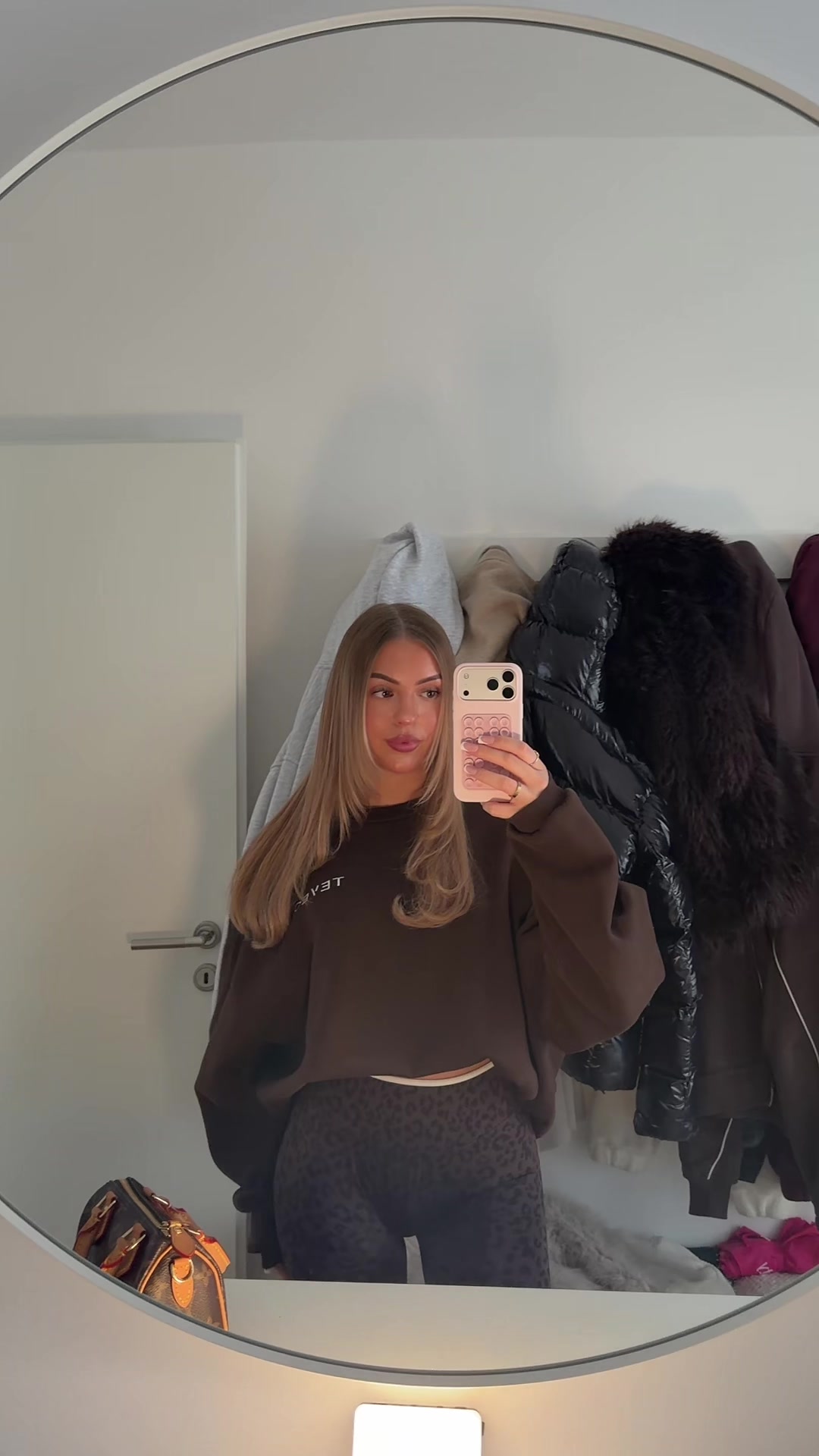 TikTok post by @xj0line for Teveo. Caption reads: [...] IS BAAAACK - NEW COLORS + BIG RESTOCKK....