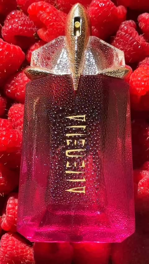 Instagram post by @pinaydora for Mugler. Caption reads: alien pulp eau de parfum ft. @muglerofficial....