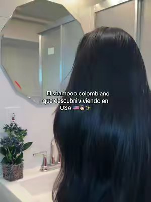 TikTok post by @marcegarcia1222 for Natural Sant México. Caption reads: El shampoo colombiano que descubrí viviendo en USA....