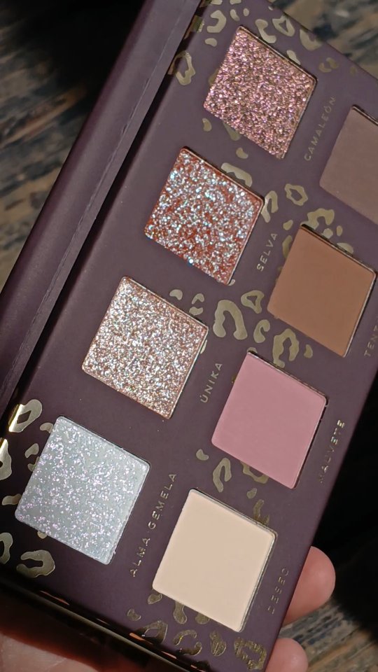 Instagram post by @sunfl.wer07 for Alamar Cosmetics. Caption reads: Des Nudeas Exotica Palette 🐆✨️ @alamarcosmetics....