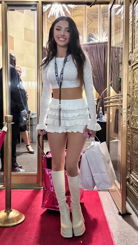 Instagram post by @mya_mercedes22 for Hulken. Caption reads: [...] through the streets of New York with my....