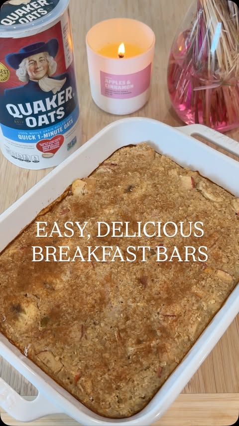 Instagram post by @recipeswithjenna for Quaker Oats. Caption reads: [...] vanilla, and cinnamon. 3. Stir in Quaker....