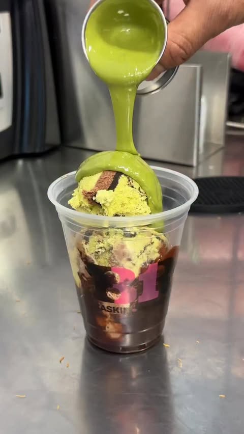 Instagram post by @mutammara for Baskin-Robbins. Caption reads: [...] chocolate skeptic → convert via....