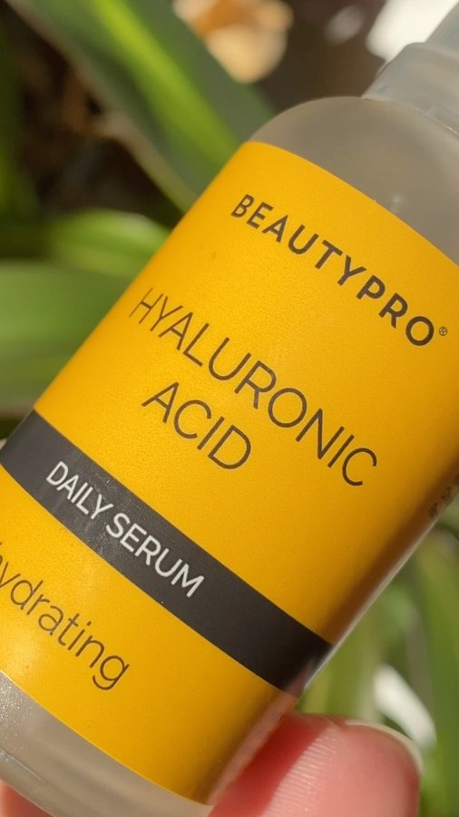 Instagram post by @honeybeareviews for BeautyPro. Caption reads: [...] glowing skin! 💧

I’ve been loving the....