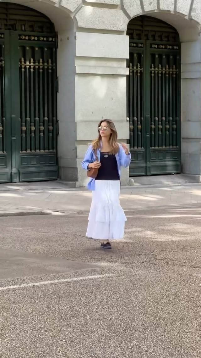 Instagram post by @mariaherediao for Flabelus. Caption reads: [...] 🎬 Featuring my good to go shoes 💙....