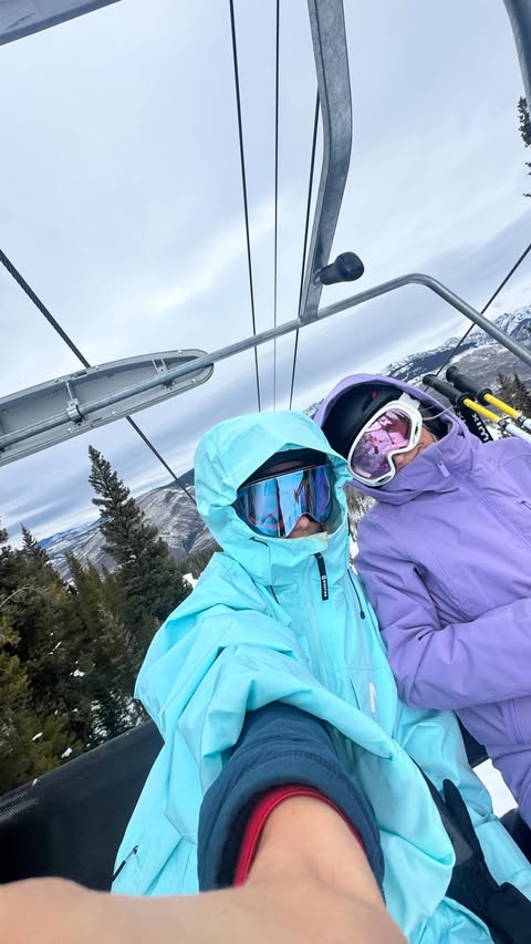 Instagram post by @bellamolony for OOFOS. Caption reads: [...] feels better than slipping into my @oofos....