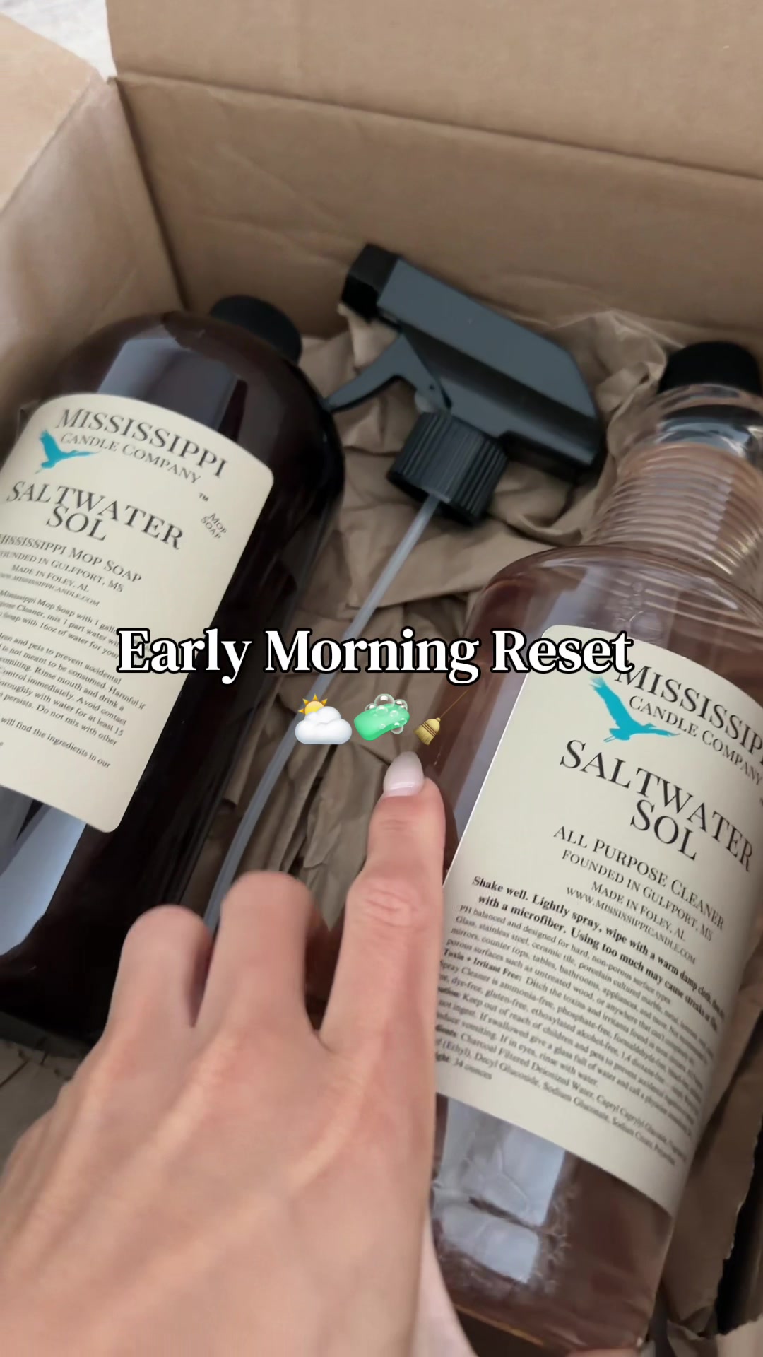 TikTok post by @vivianzamorano_ for Mississippi Candle Co.. Caption reads: [...] Candle Company #cleantok....