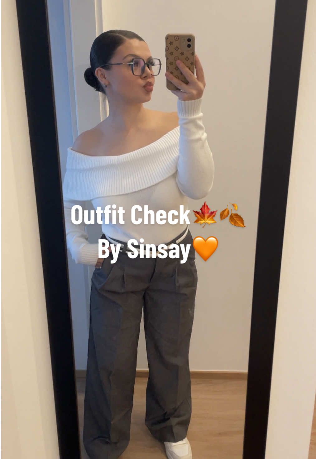 TikTok post by @heidi.sina for Sinsay. Caption reads: Autumn Outfit🍂🍁by @sinsay 🧡 #sinsay #sinsayhaul....
