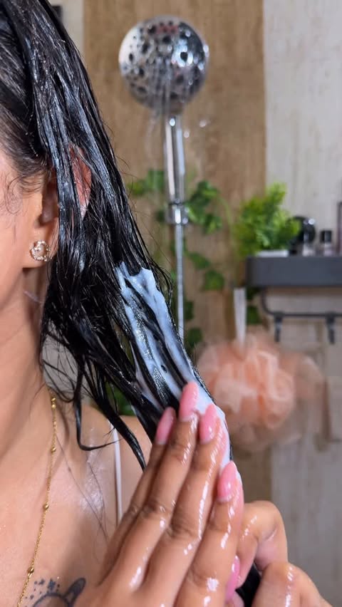 Instagram post by @mansi01khare for Love Beauty and Planet. Caption reads: [...] #frizzcontrolledhair #arganmask....