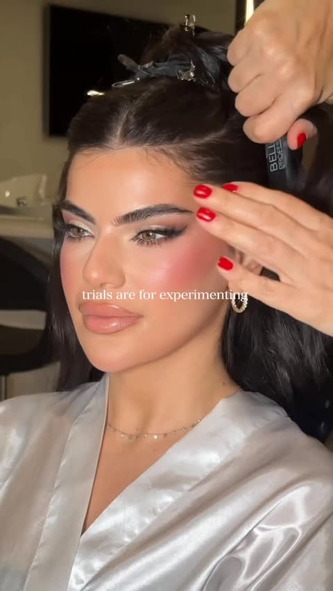 Instagram post by @senadakxo for BELLAMI Hair. Caption reads: [...] @Senadakxo Extensions from: @bellamihair 22....