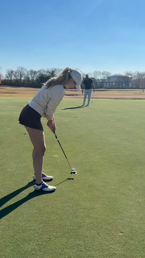 Instagram post by @maryychauvin for Pinspark. Caption reads: Surprised with a @pinspark_official set⛳️🫶🏼....