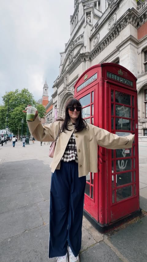 Instagram post by @chlobow_to for Skyscanner. Caption reads: [...] for anyone to book the flight again....