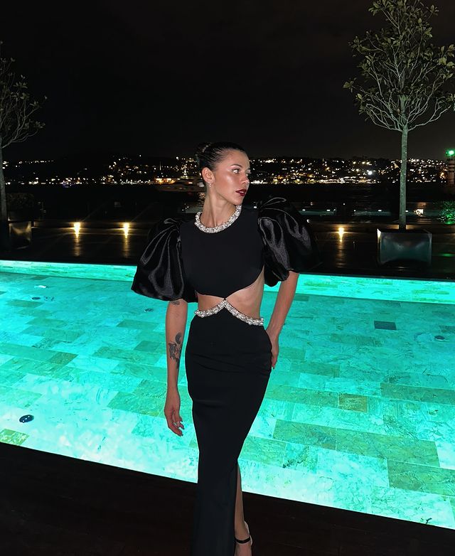 Instagram post by @nefiseekaratayy for Alfabeta. Caption reads: .