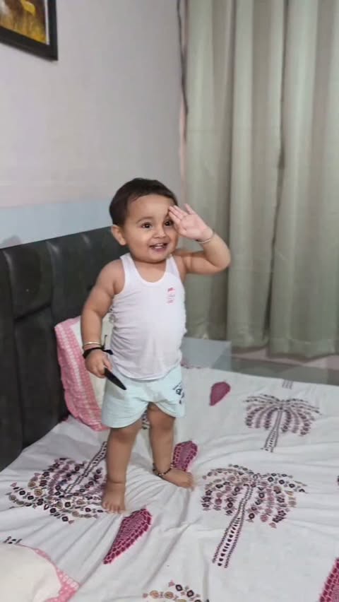 Instagram post by @siddhasthans for Himalaya Babycare. Caption reads: [...] nourishment 🌿✨ @Himalaya.babycare....