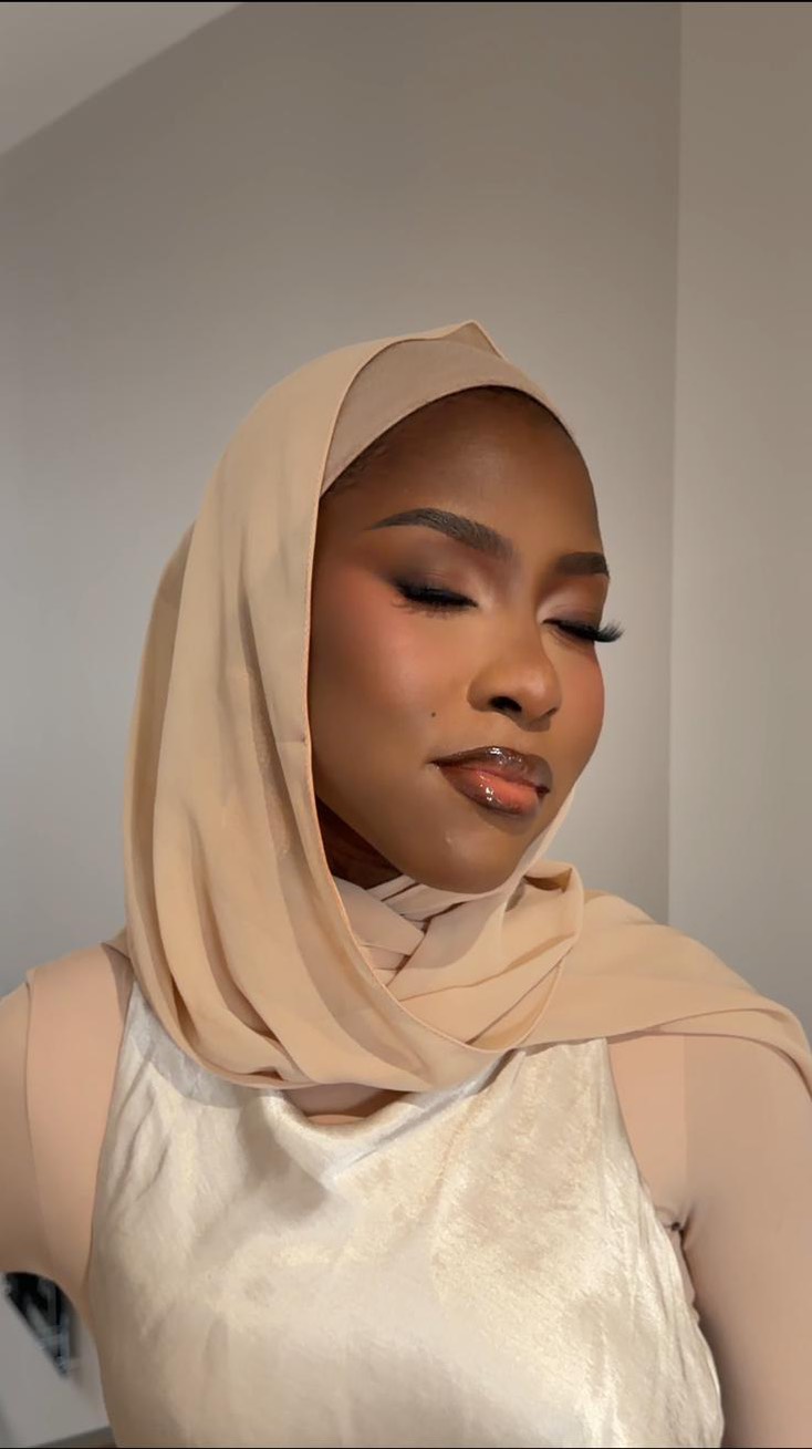 Instagram post by @itsmbeauty__ for Juvia’s Place. Caption reads: Let’s go to the coffee shop… ☕️ @juviasplace....