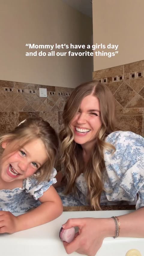Instagram post by @hannahwiththelipstick for Simple Modern. Caption reads: [...] Gigi has been borrowing my Mesa Loop....