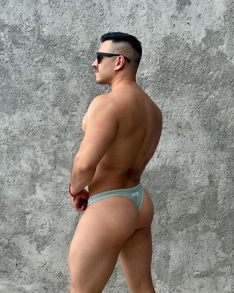 Instagram post by @rodopod for Coyote Jocks. Caption reads: To the left, to the left… 
@coyotejocks....