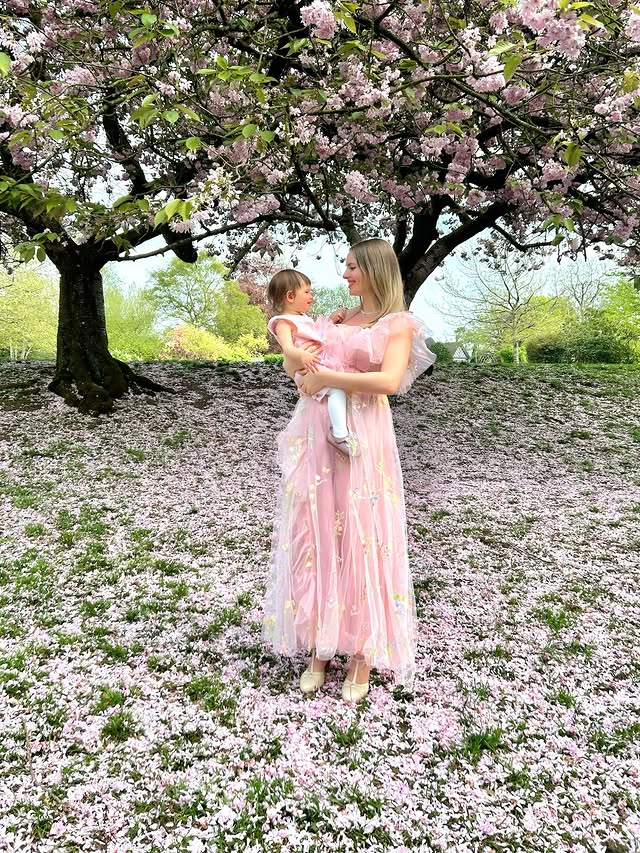 Instagram post by @lorettalotus for Retro Stage. Caption reads: Happy Mother’s Day to all you lovely mamas 🌸💕 As....