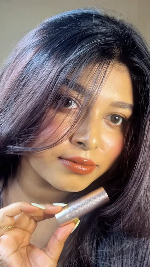 Instagram post by @alw_aysextra for Kay Beauty. Caption reads: [...] #HydraCremeLipstick #ItsKayToBeYou....