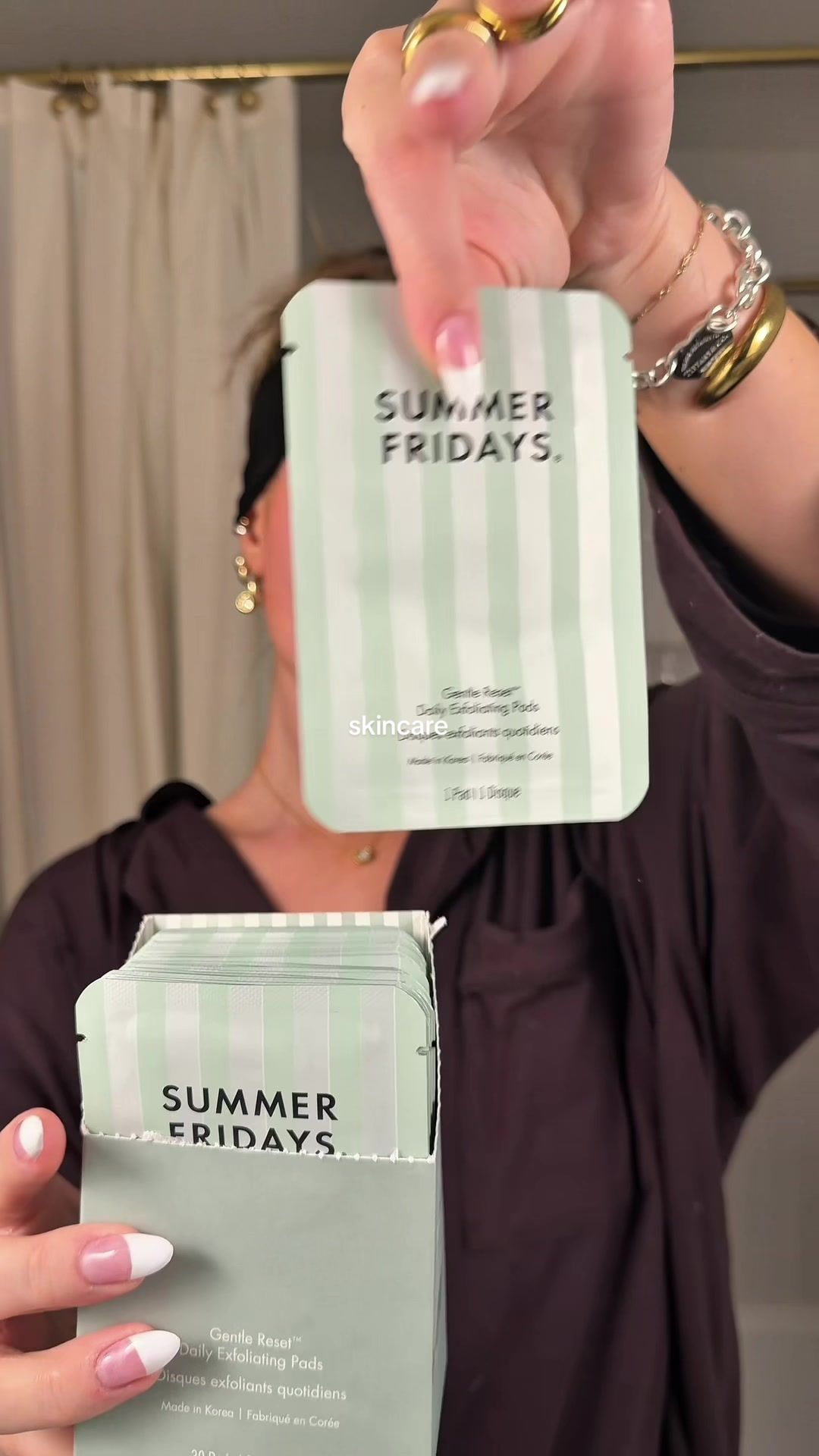 TikTok post by @ella.stough for Peta Jane Beauty. Caption reads: [...] skin  toning pads-@Summer Fridays ....