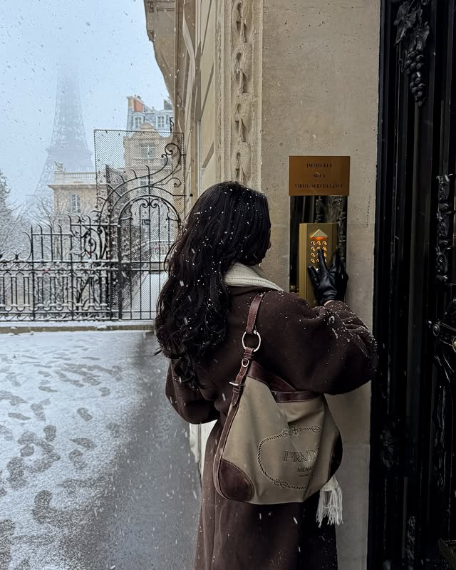 Instagram post by @saraaperr for Zalando. Caption reads: [...] 𐙚⋆.˚ (only the 7th photo is AI!!)

@zalando....