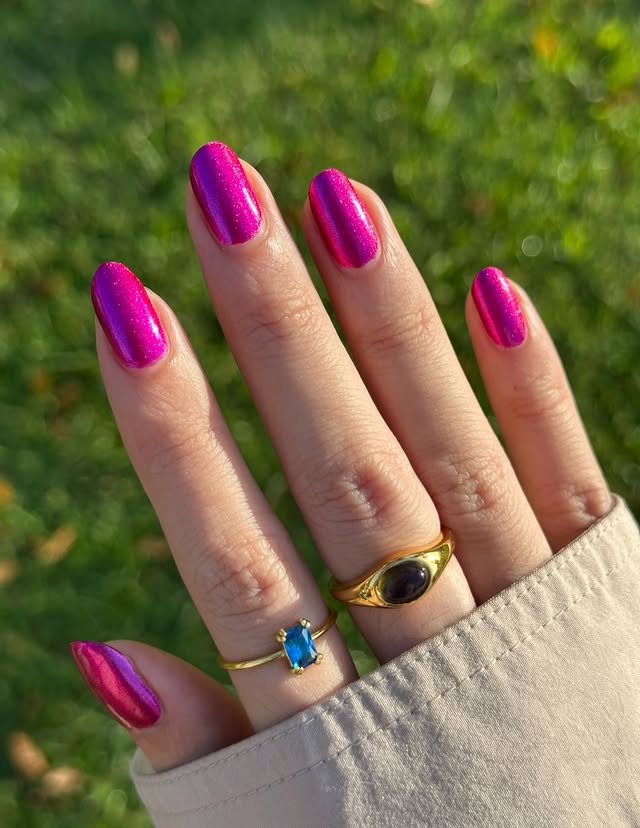 Instagram post by @natttynails for Caitlyn Minimalist. Caption reads: [...] 💕

*pr/affliate: rings from....