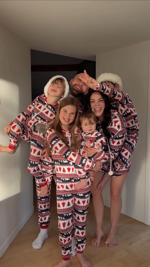 Instagram post by @sheridaningalls for Urban Planet. Caption reads: [...] sorry because LOOK at us 😭🎄 These Urban....